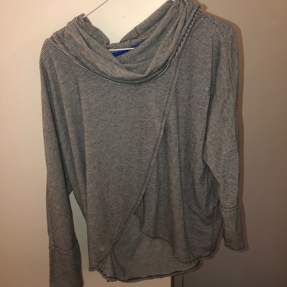 CALVIN KLEIN STRIPED PERFORMANCE TOP